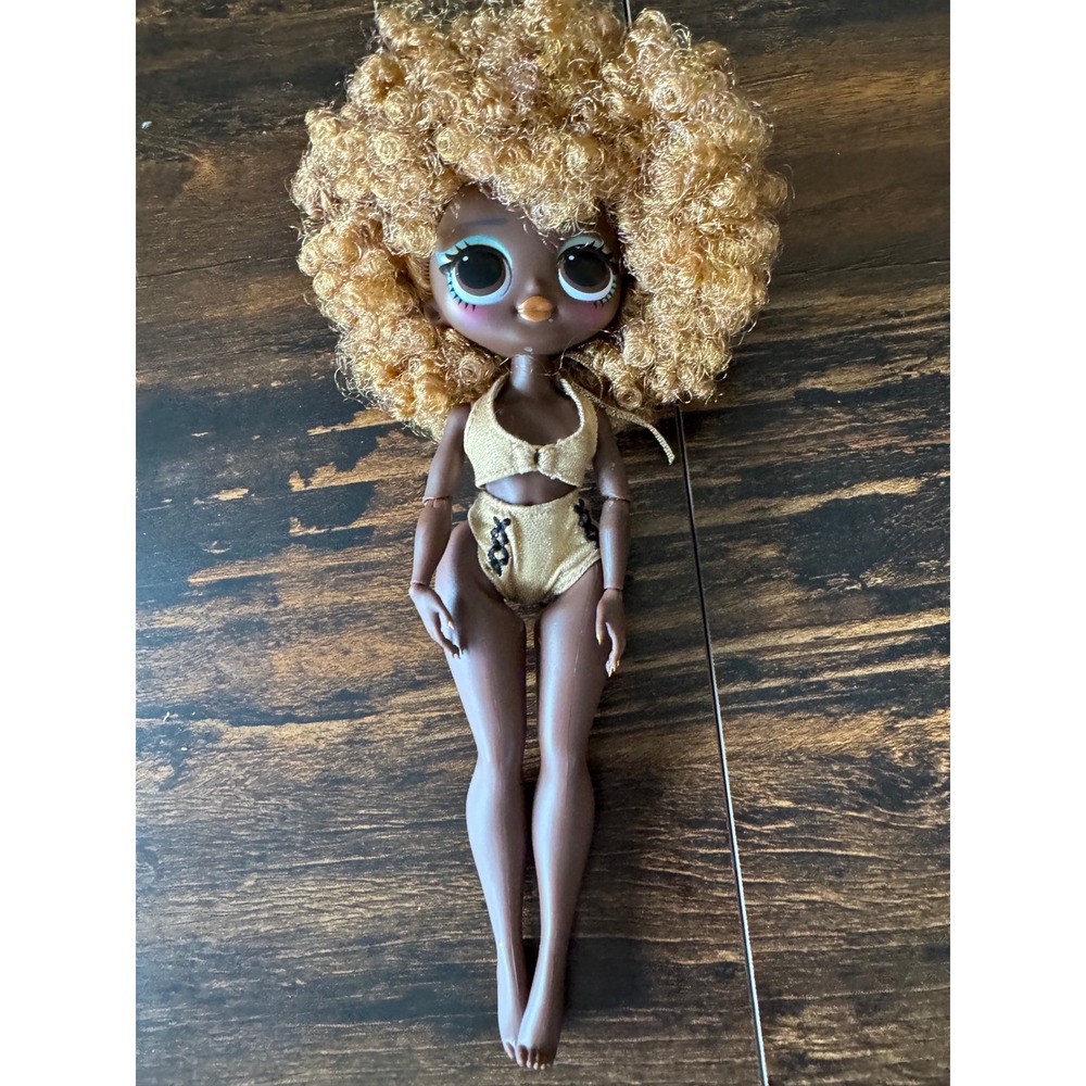 MGA LOL Surprise OMG Royal Bee Fashion Doll Gold Swimsuit Afro Hair 9.5 inch